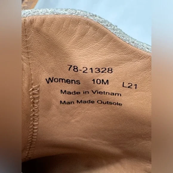 Mules - Picture 10 of 12